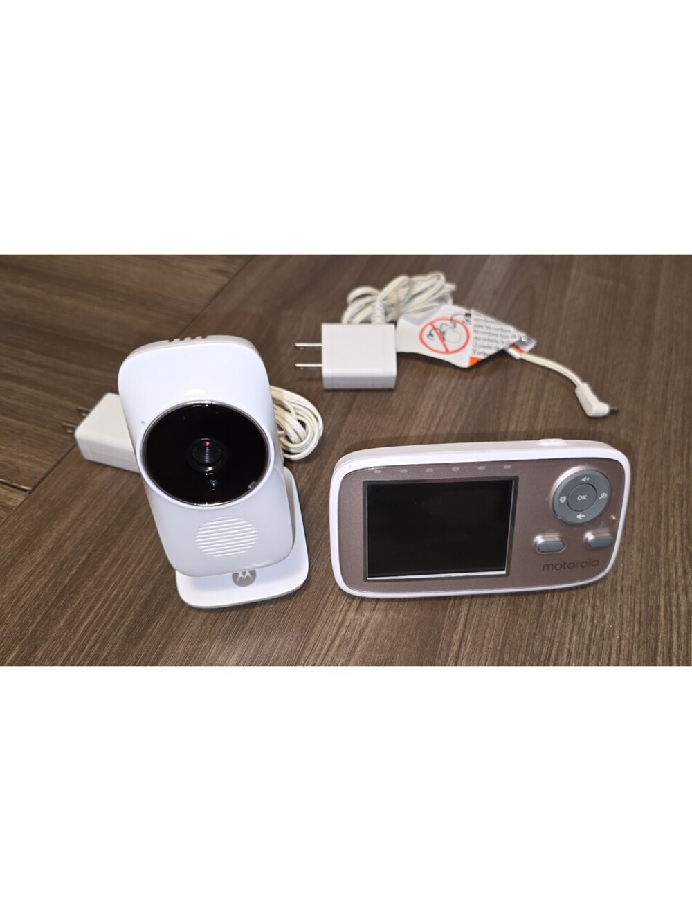 Video baby monitor set with camera and parent unit